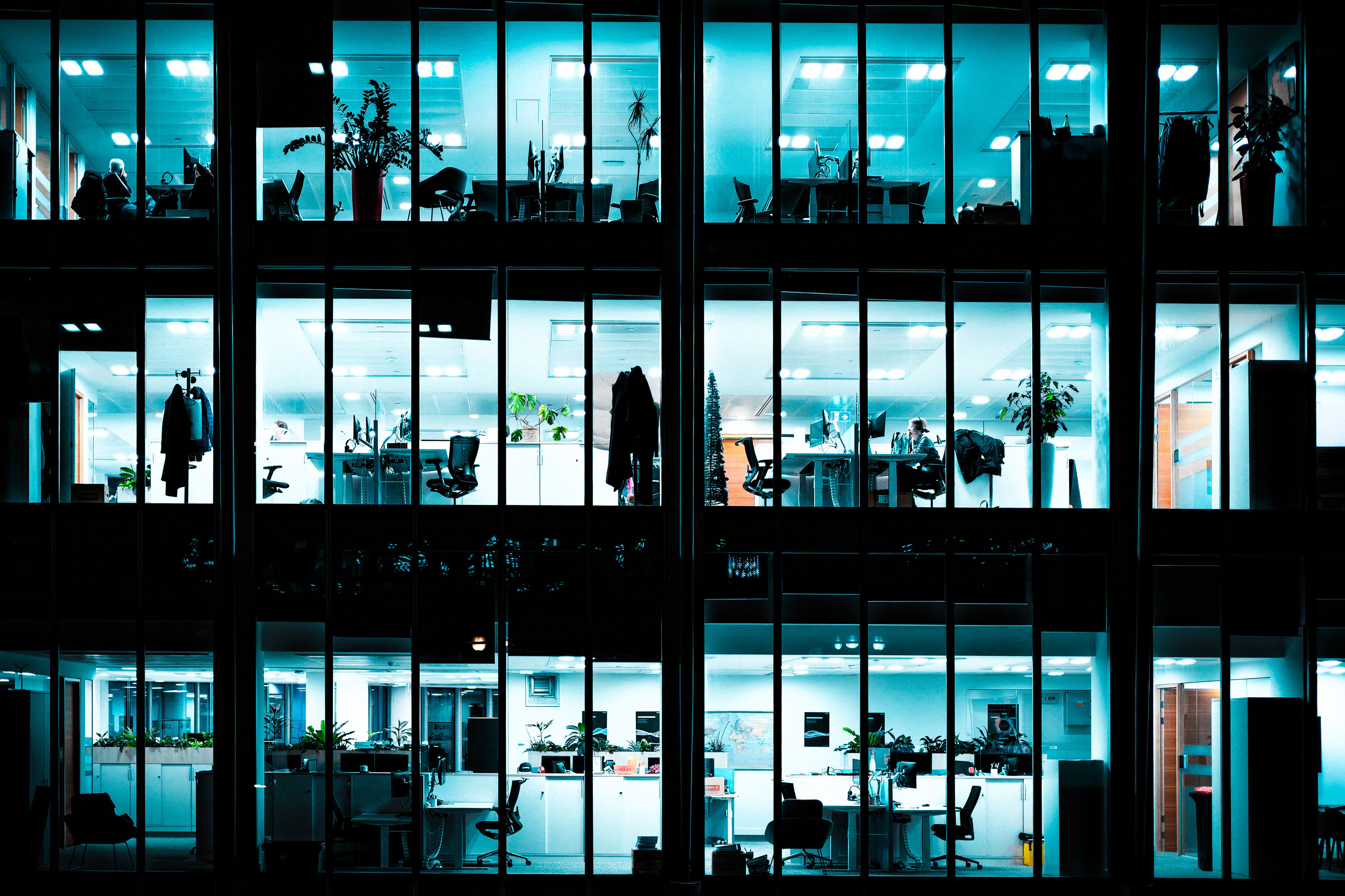 Oficinas corporativas de acciones Accenture durante la jornada laboral